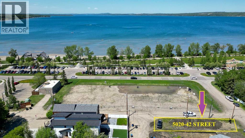 Photo 3 of 5020 42 Street, Sylvan Lake AB