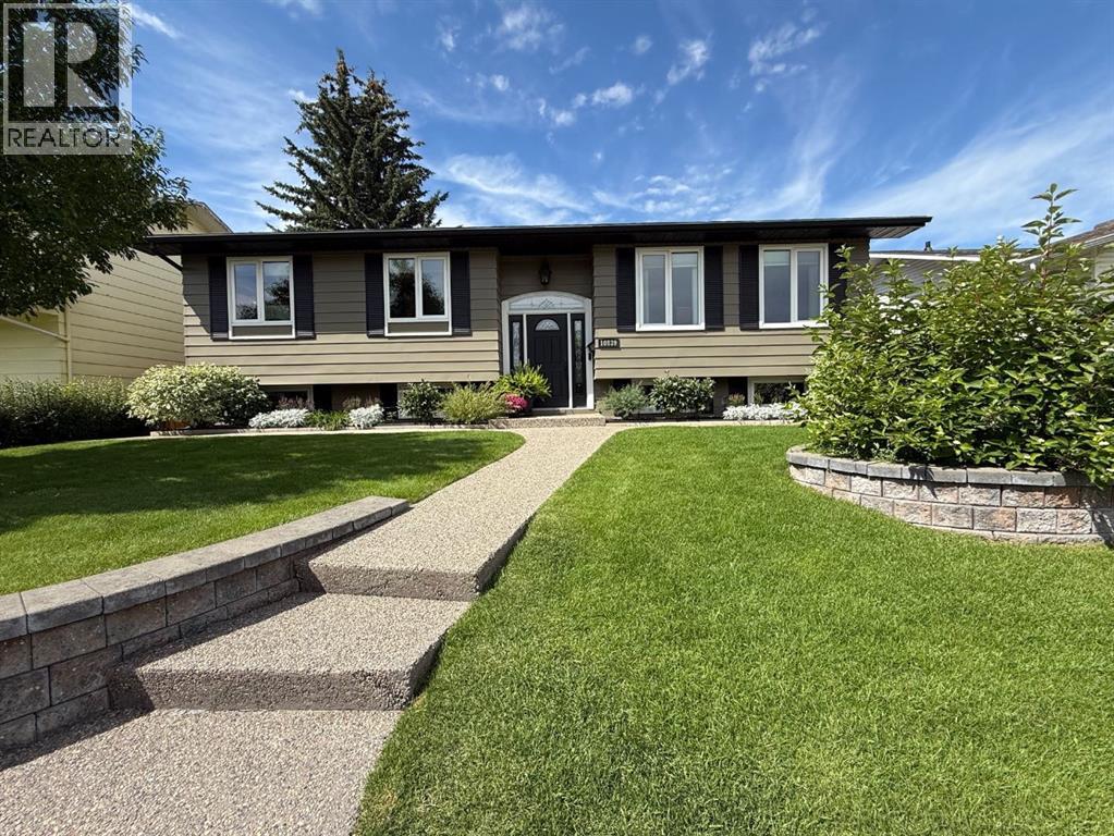 Photo 1 of 10839 Mapleford Road Se, Calgary AB