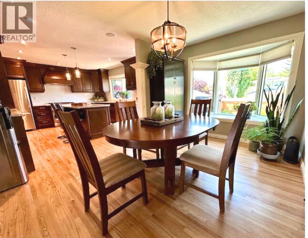 Photo 14 of 10839 Mapleford Road Se, Calgary AB