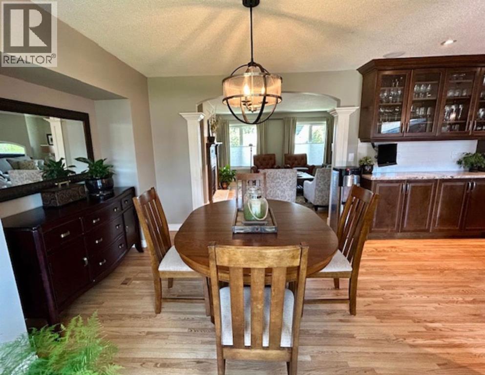 Photo 15 of 10839 Mapleford Road Se, Calgary AB