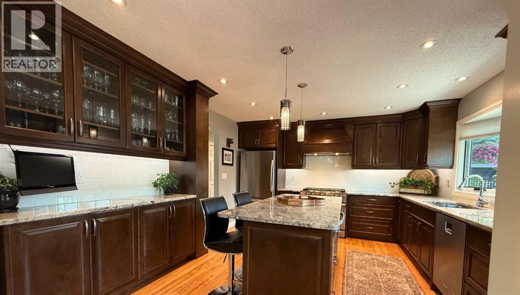 Photo 9 of 10839 Mapleford Road Se, Calgary AB