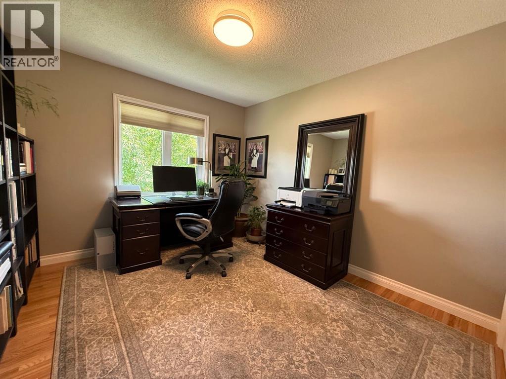 Photo 21 of 10839 Mapleford Road Se, Calgary AB