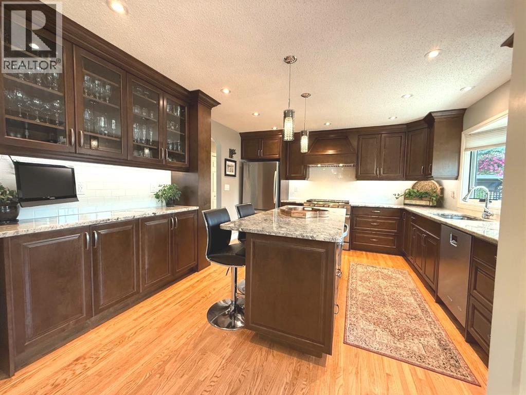 Photo 12 of 10839 Mapleford Road Se, Calgary AB
