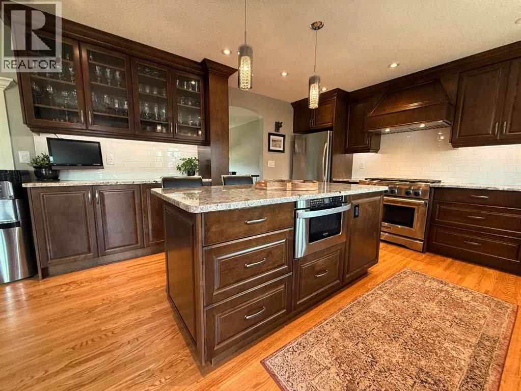 Photo 8 of 10839 Mapleford Road Se, Calgary AB