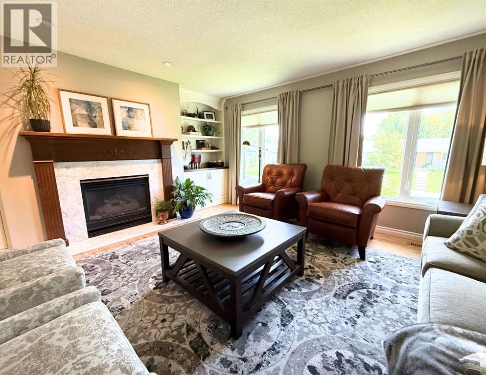 Photo 6 of 10839 Mapleford Road Se, Calgary AB