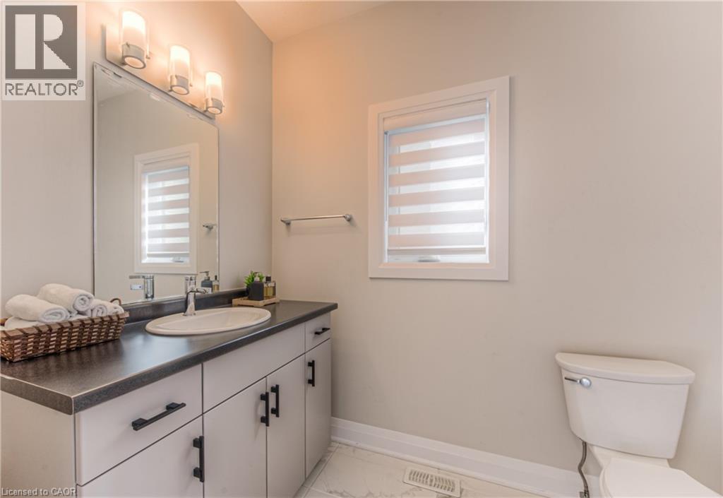Photo 4 of 904 Thomas Pedder Court, Kitchener ON