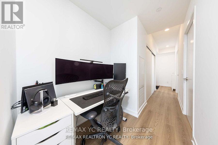 Photo 11 of 2516 20 Edward Street, Toronto ON