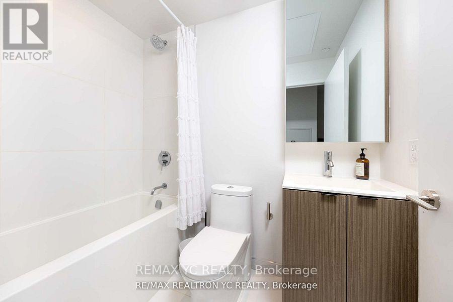 Photo 15 of 2516 20 Edward Street, Toronto ON