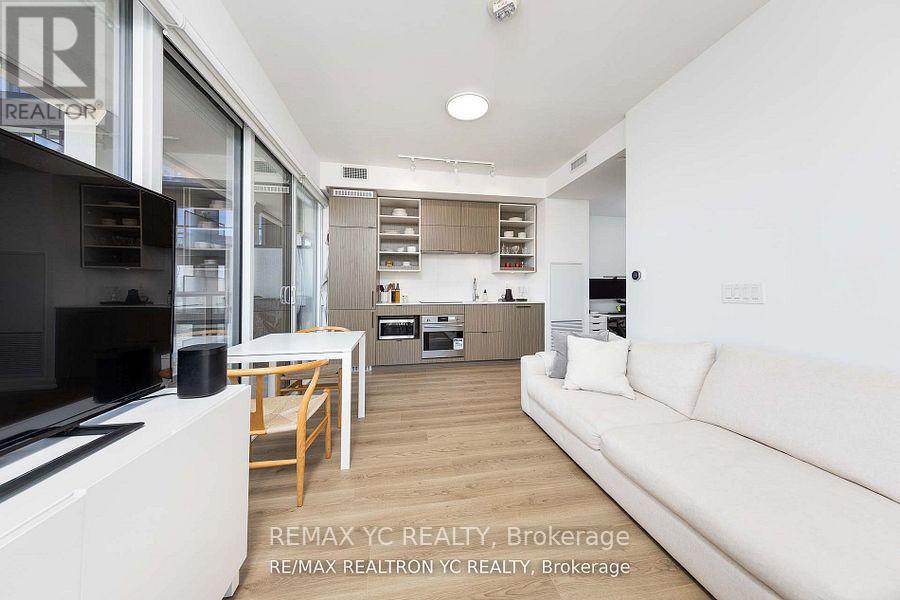 Photo 9 of 2516 20 Edward Street, Toronto ON