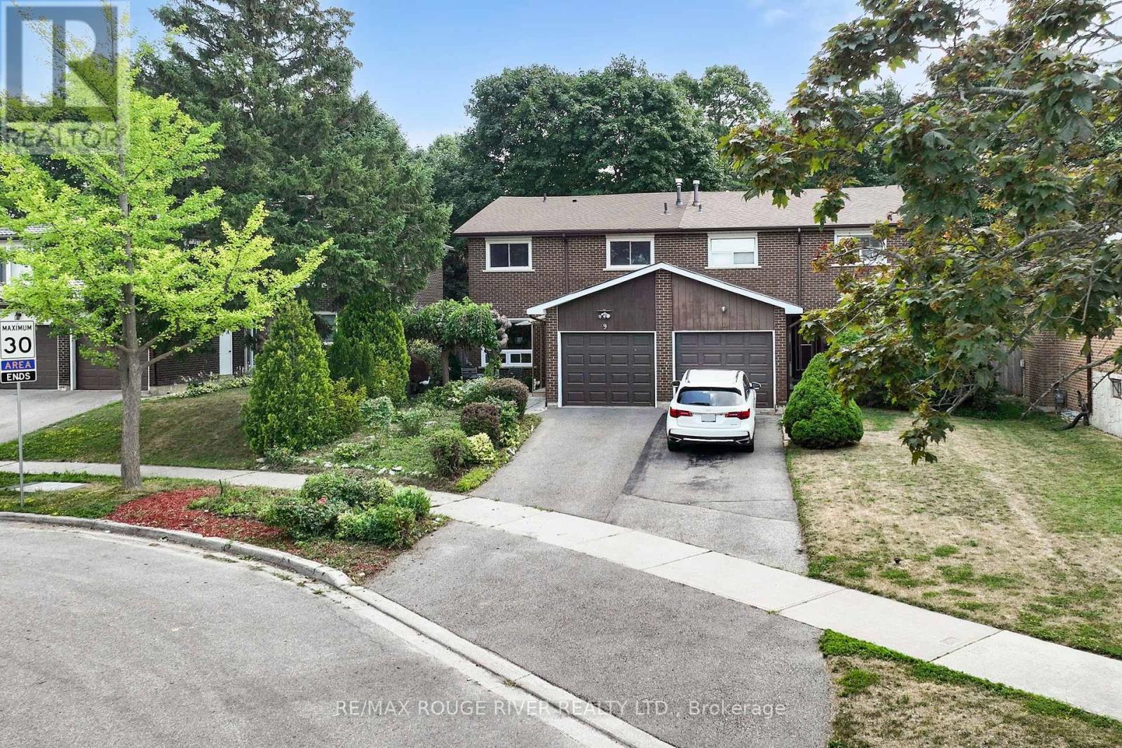 Photo 1 of 9 Comrie Terrace, Toronto ON