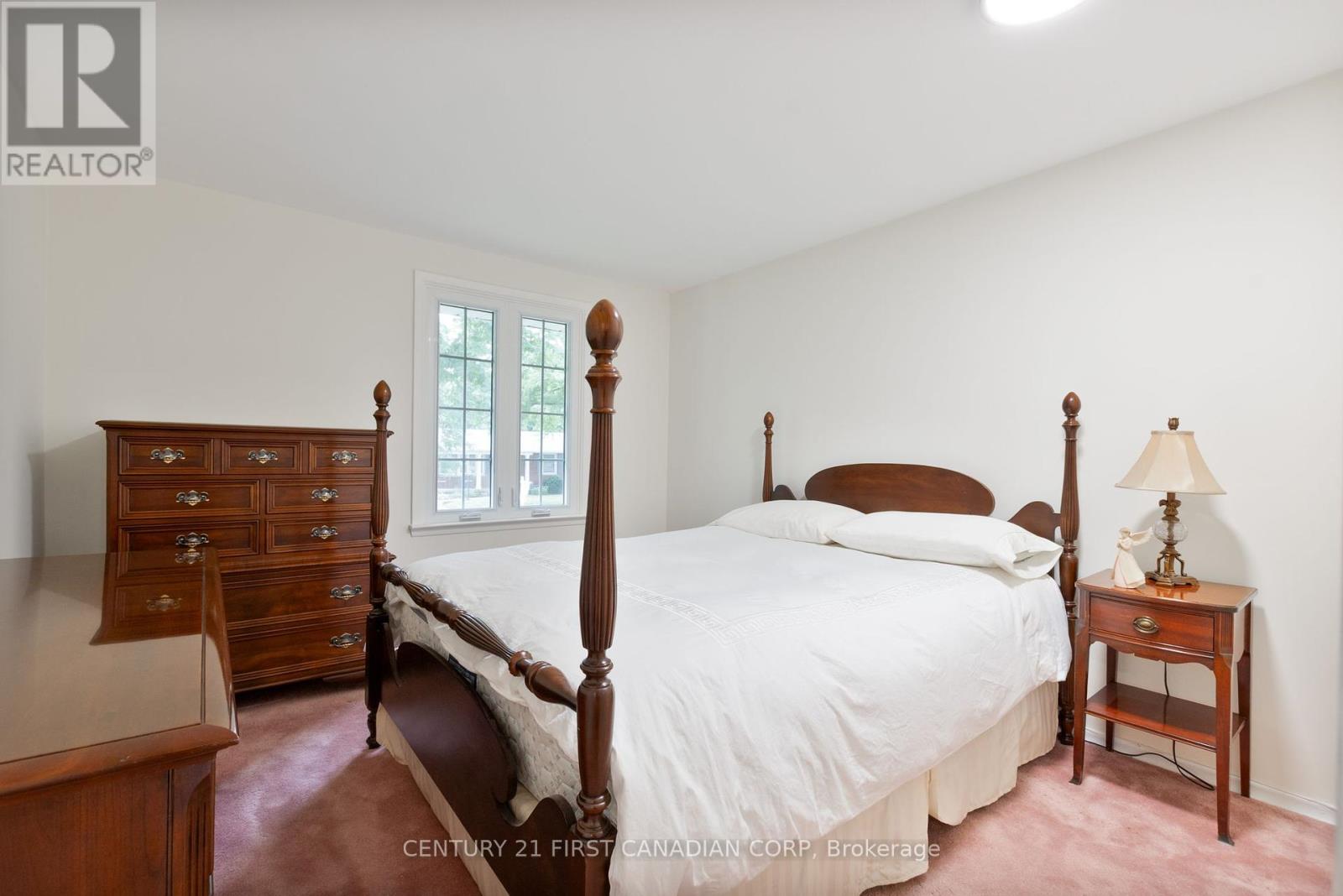 Photo 20 of 135 Downing Crescent, London South ON