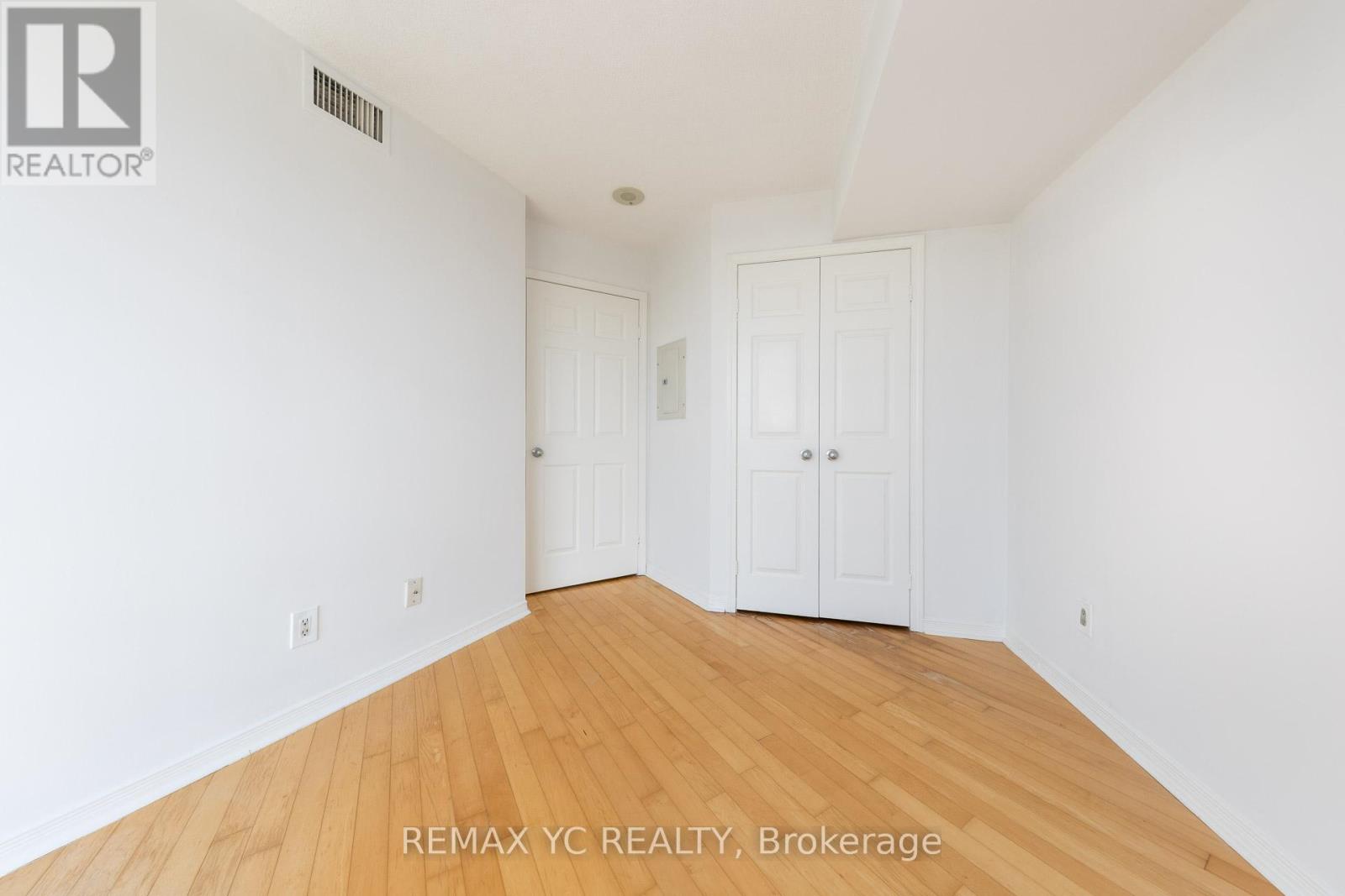 Photo 8 of 1605 28 Harrison Garden Boulevard, Toronto ON