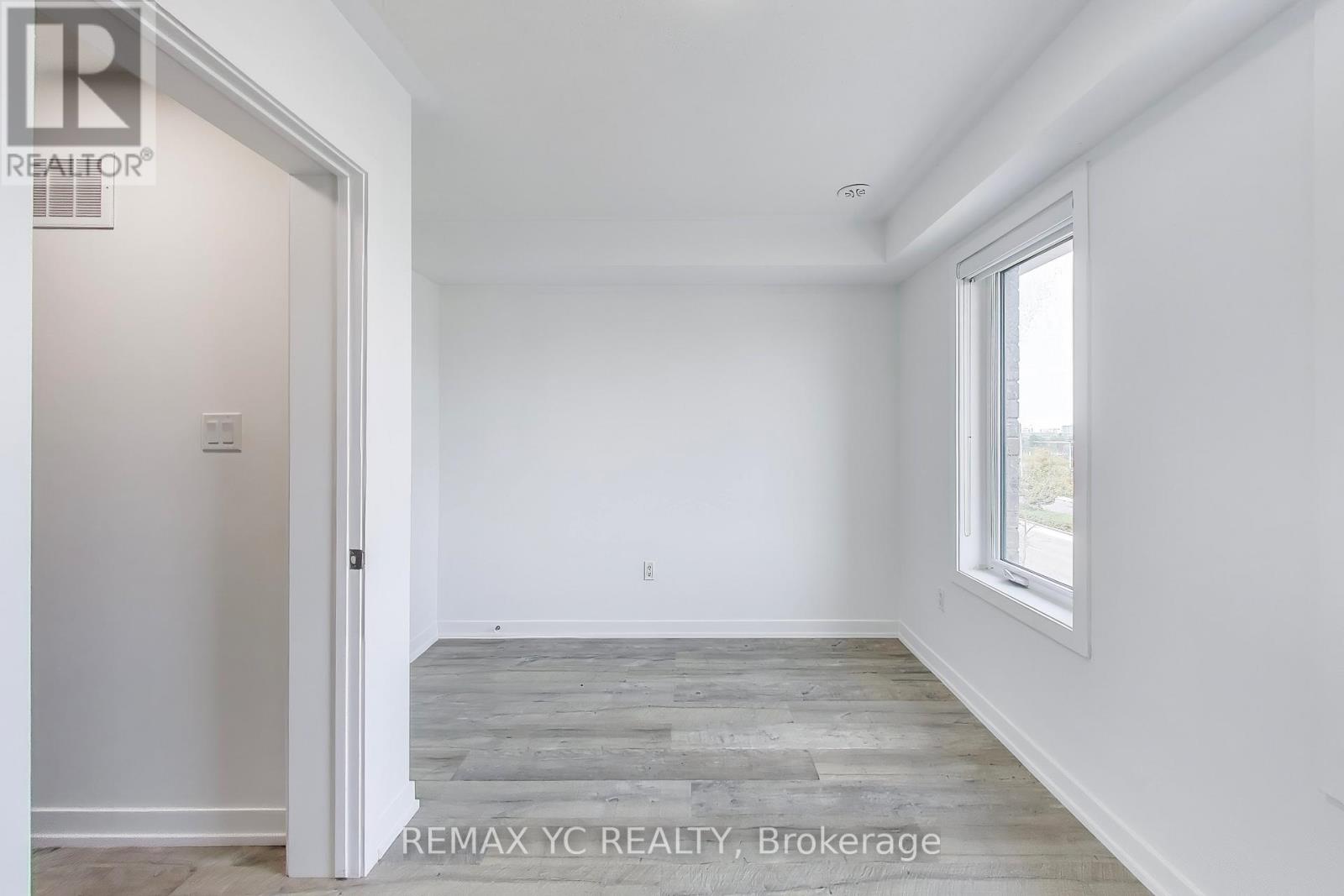 Photo 12 of 175 Downsview Park Boulevard, Toronto ON