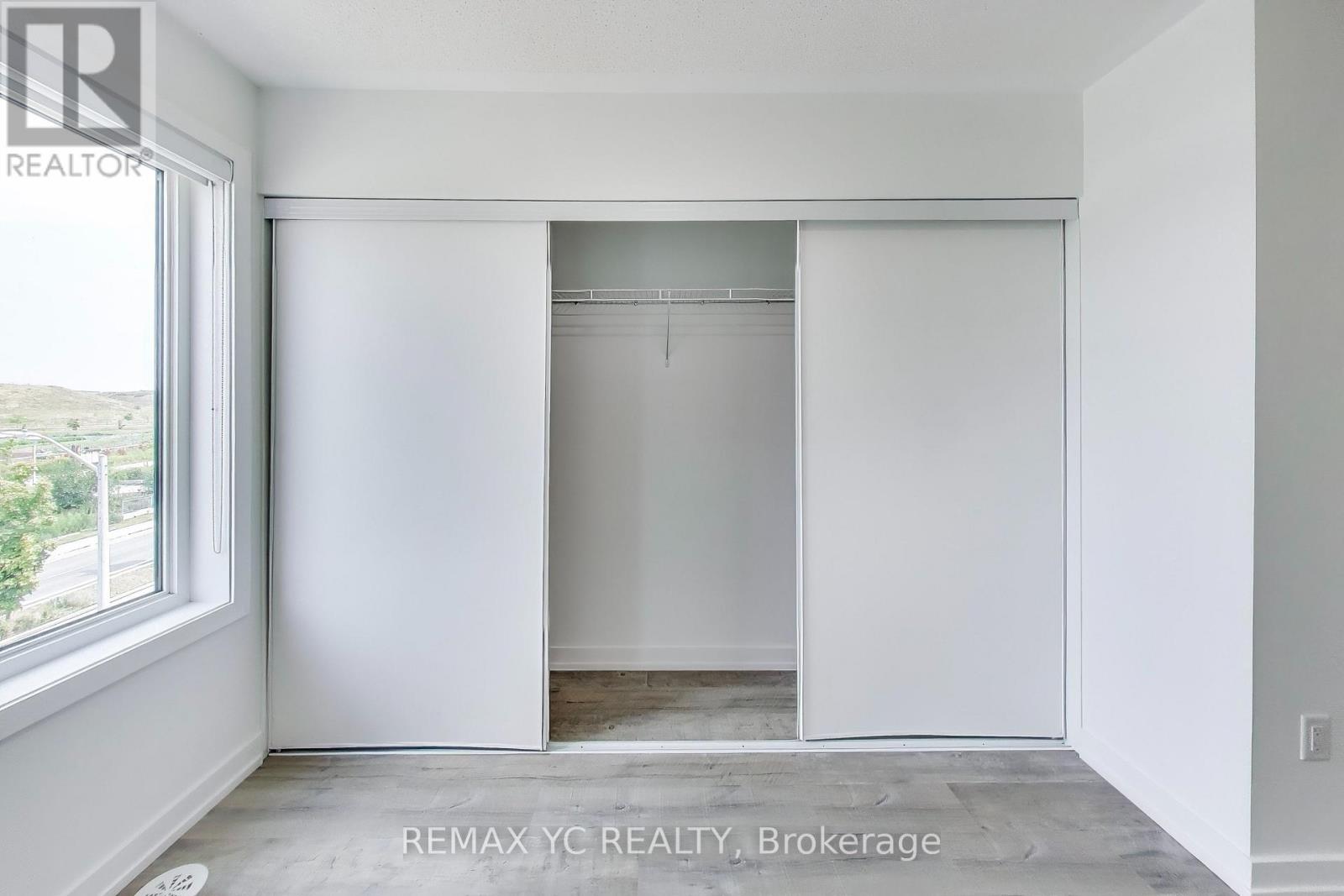 Photo 22 of 175 Downsview Park Boulevard, Toronto ON