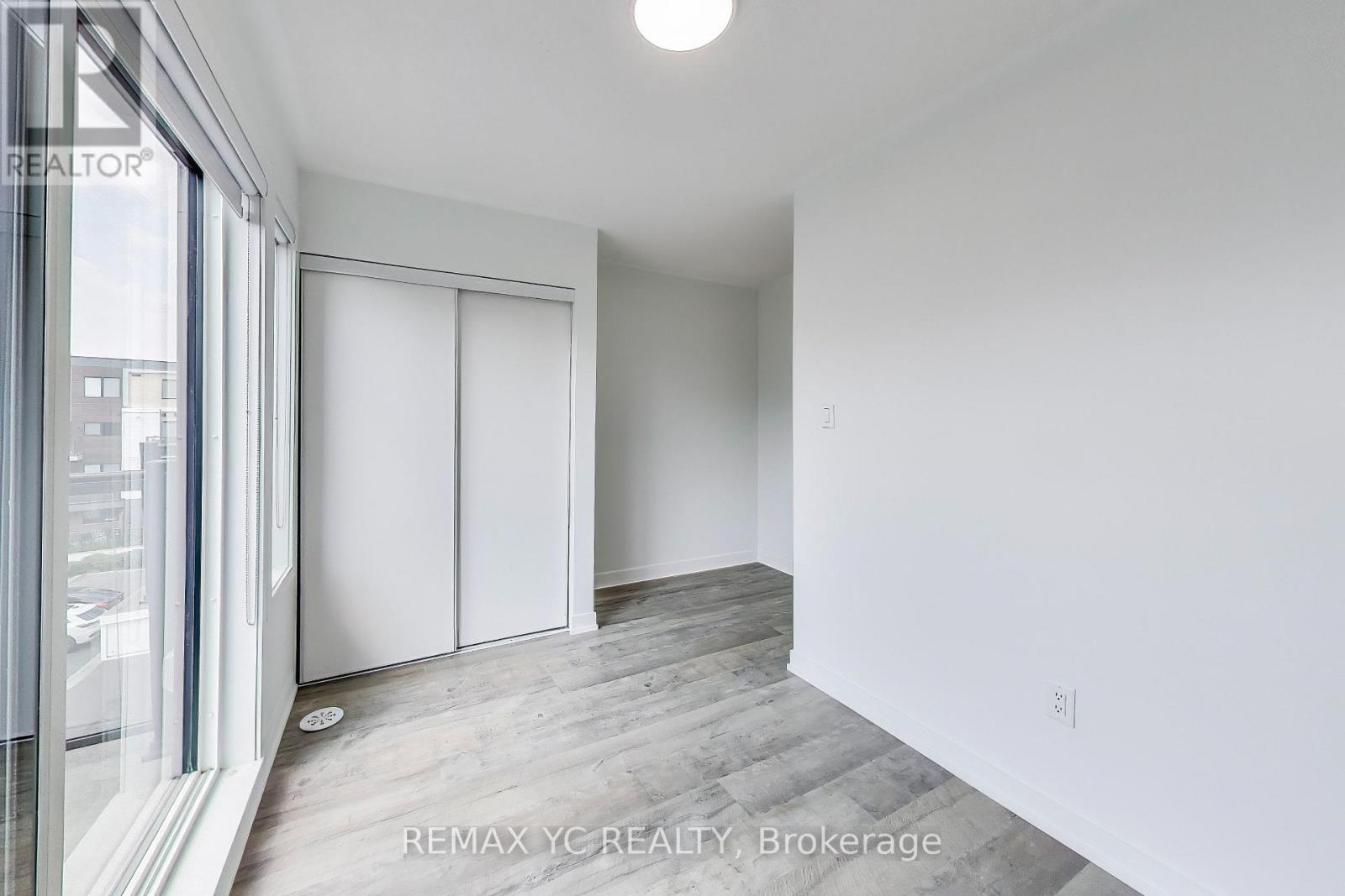 Photo 26 of 175 Downsview Park Boulevard, Toronto ON