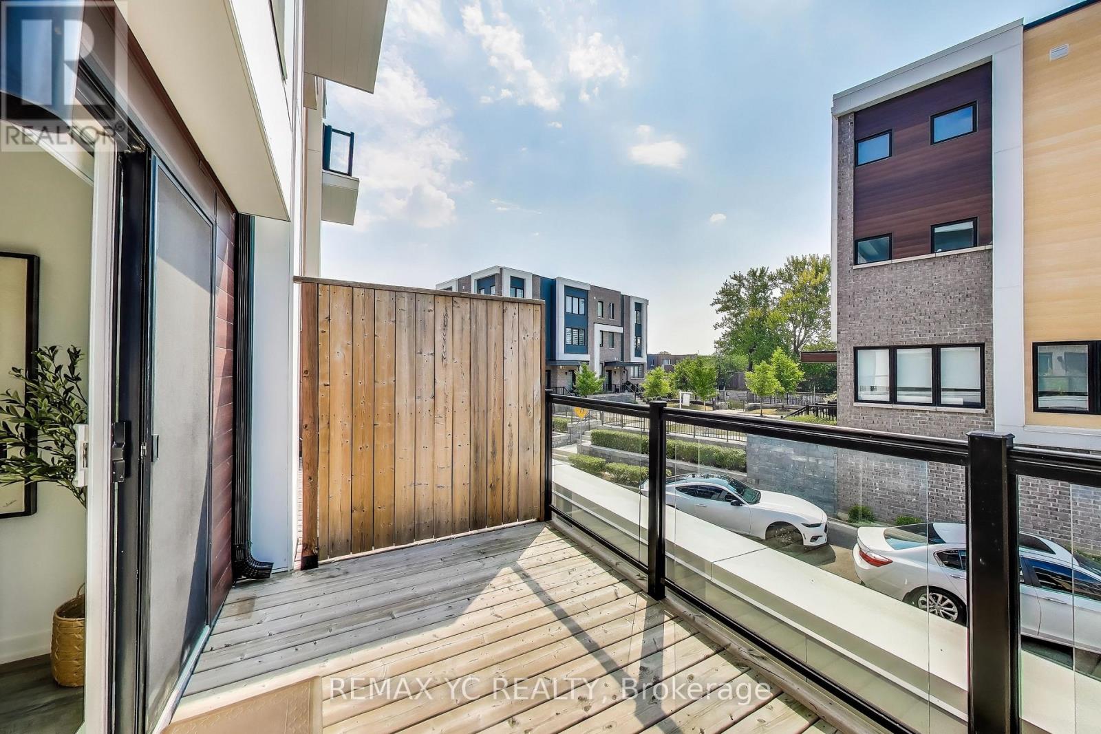 Photo 8 of 175 Downsview Park Boulevard, Toronto ON