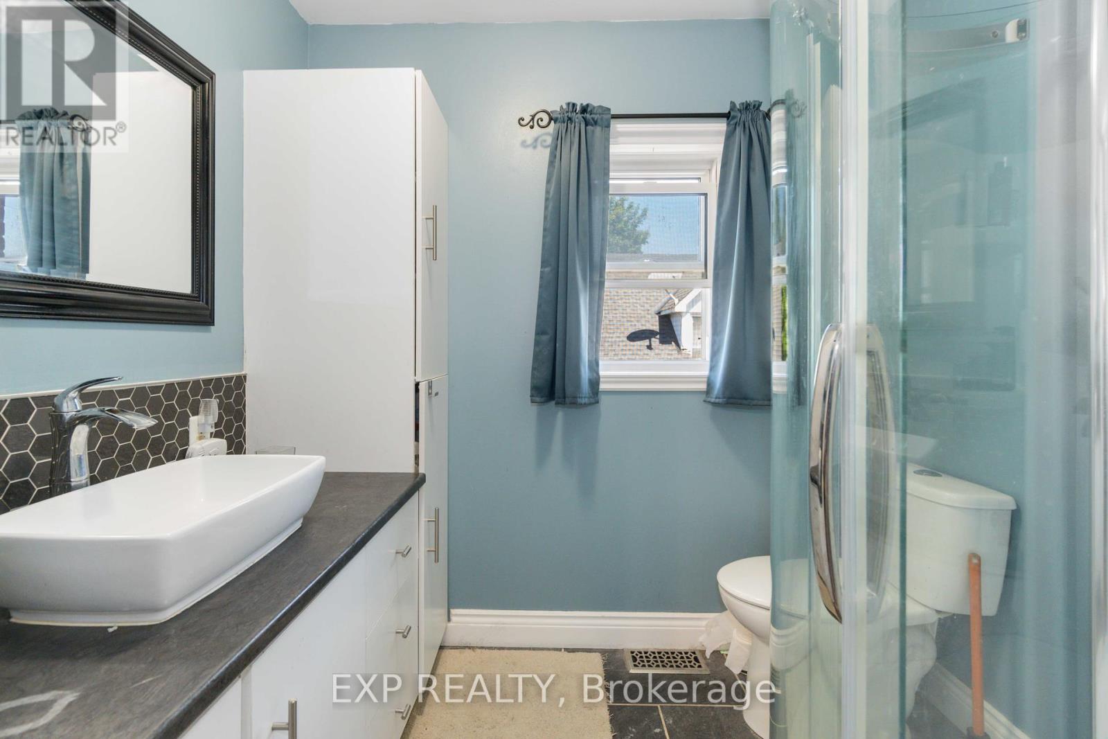 Photo 15 of 105 Division Street N, Mcnab Braeside ON