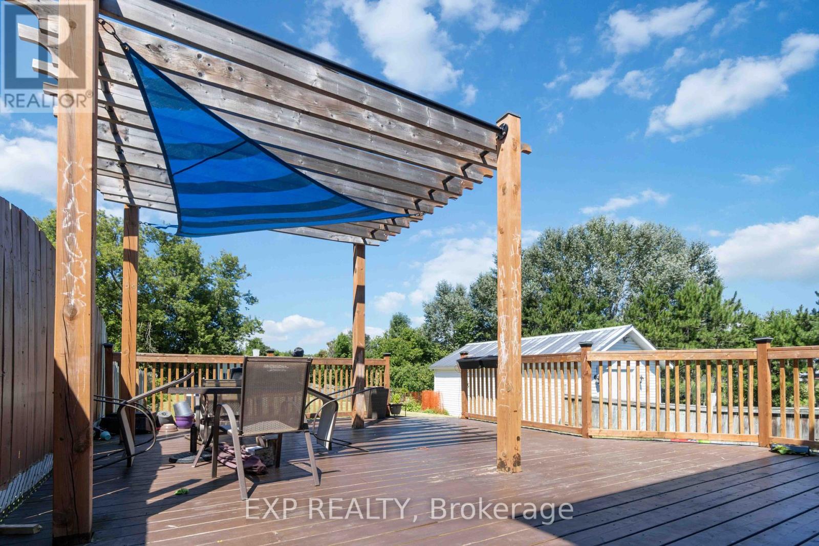 Photo 24 of 105 Division Street N, Mcnab Braeside ON