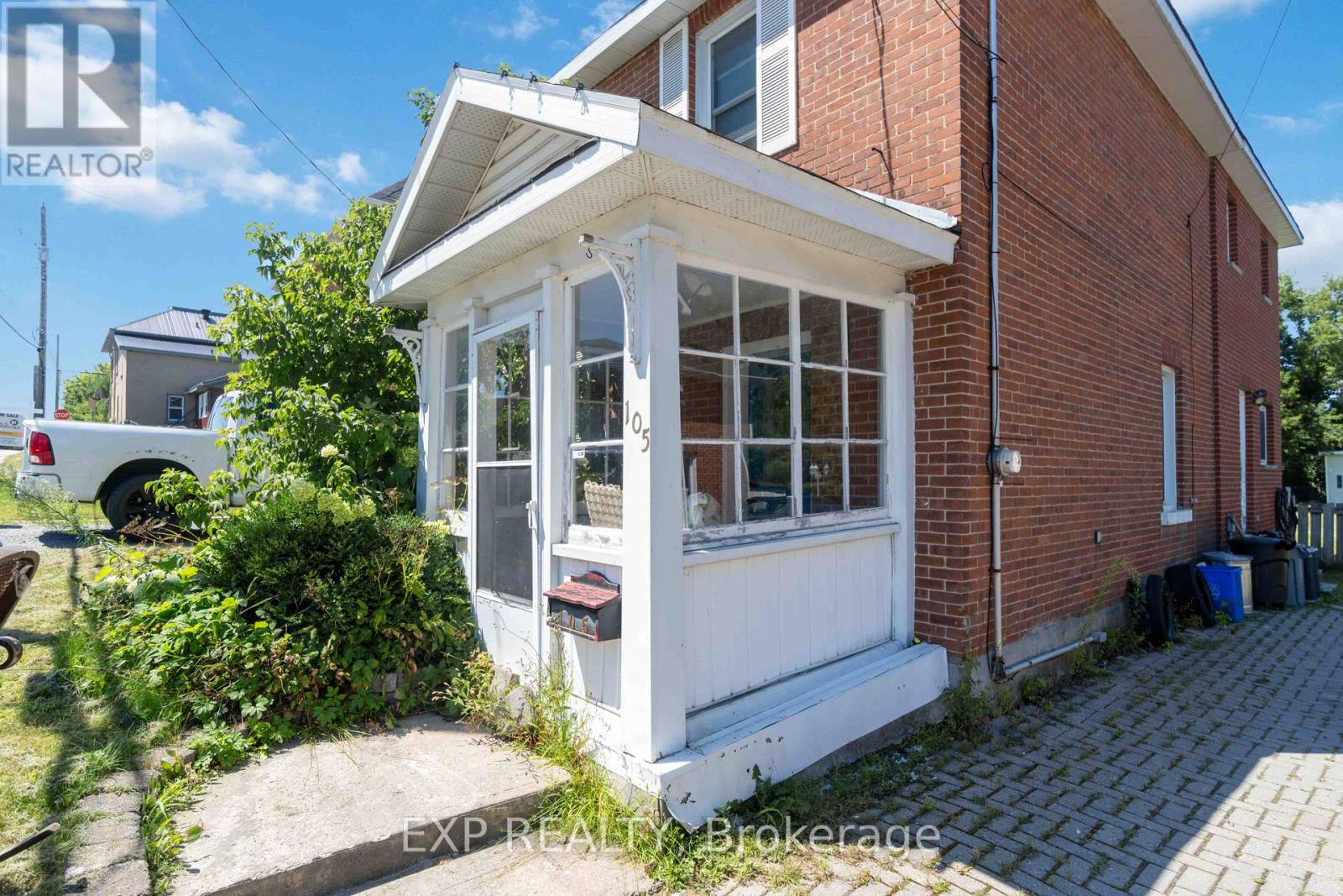 Photo 3 of 105 Division Street N, Mcnab Braeside ON