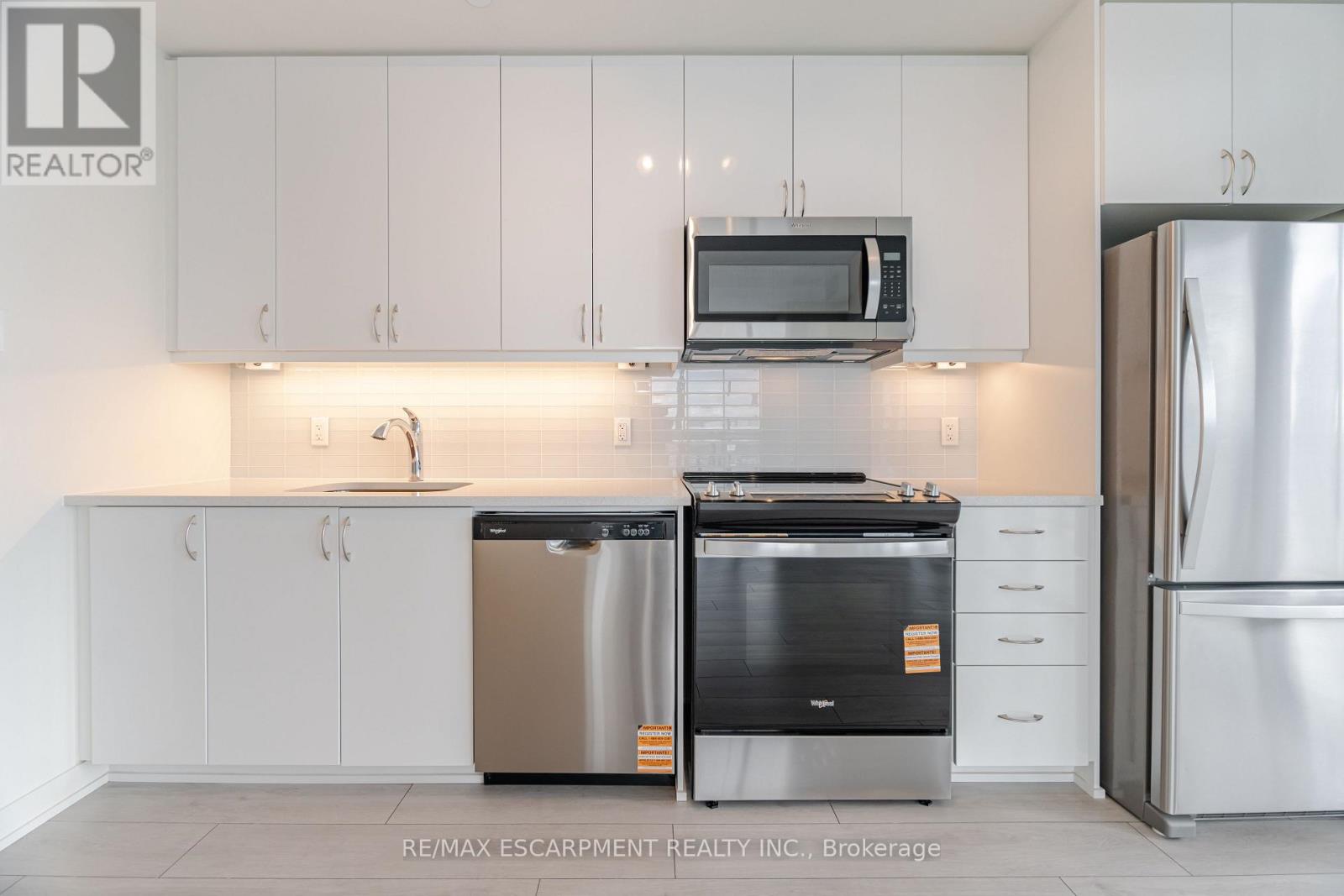 Photo 13 of 1708 38 Annie Craig Drive, Toronto ON