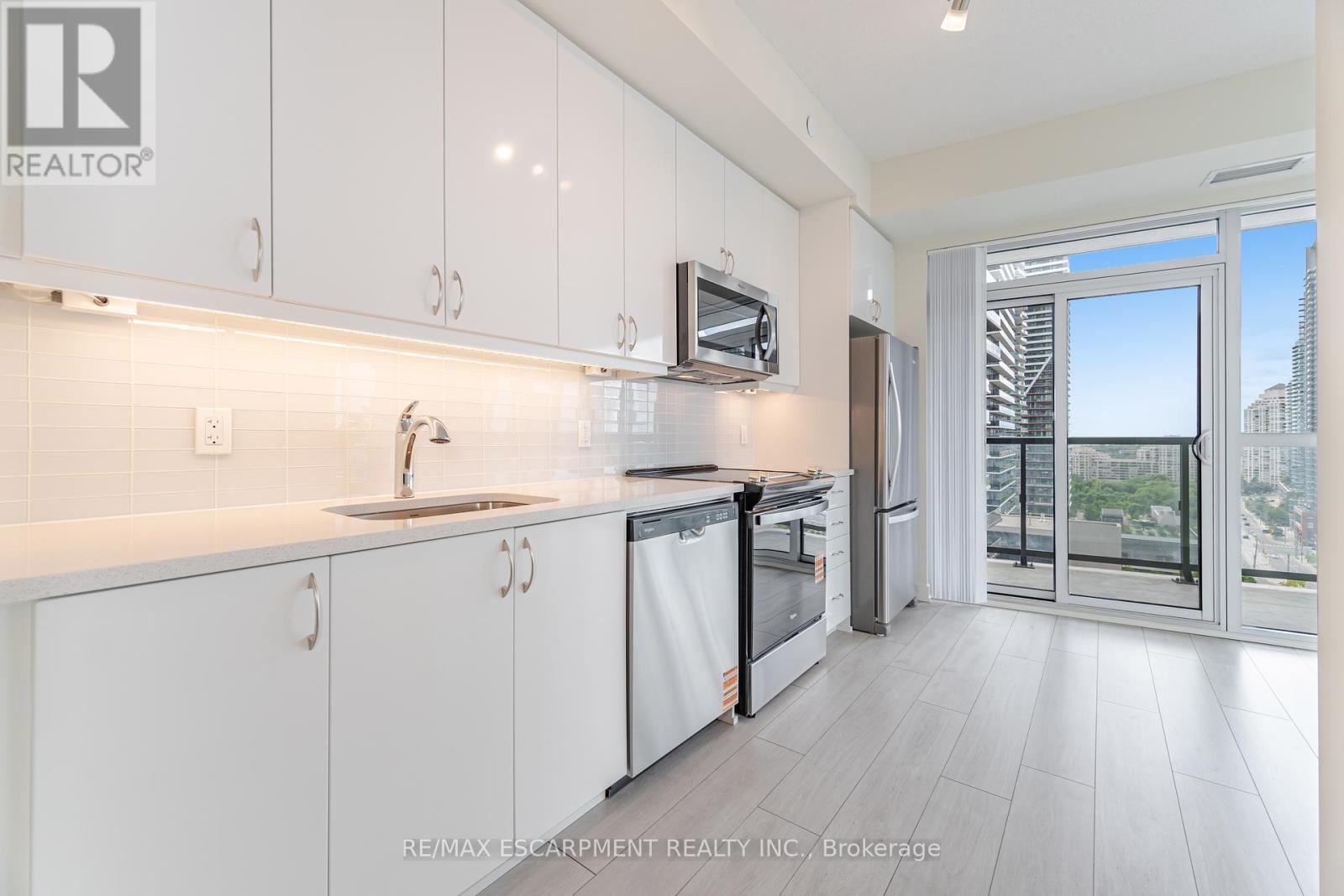 Photo 14 of 1708 38 Annie Craig Drive, Toronto ON
