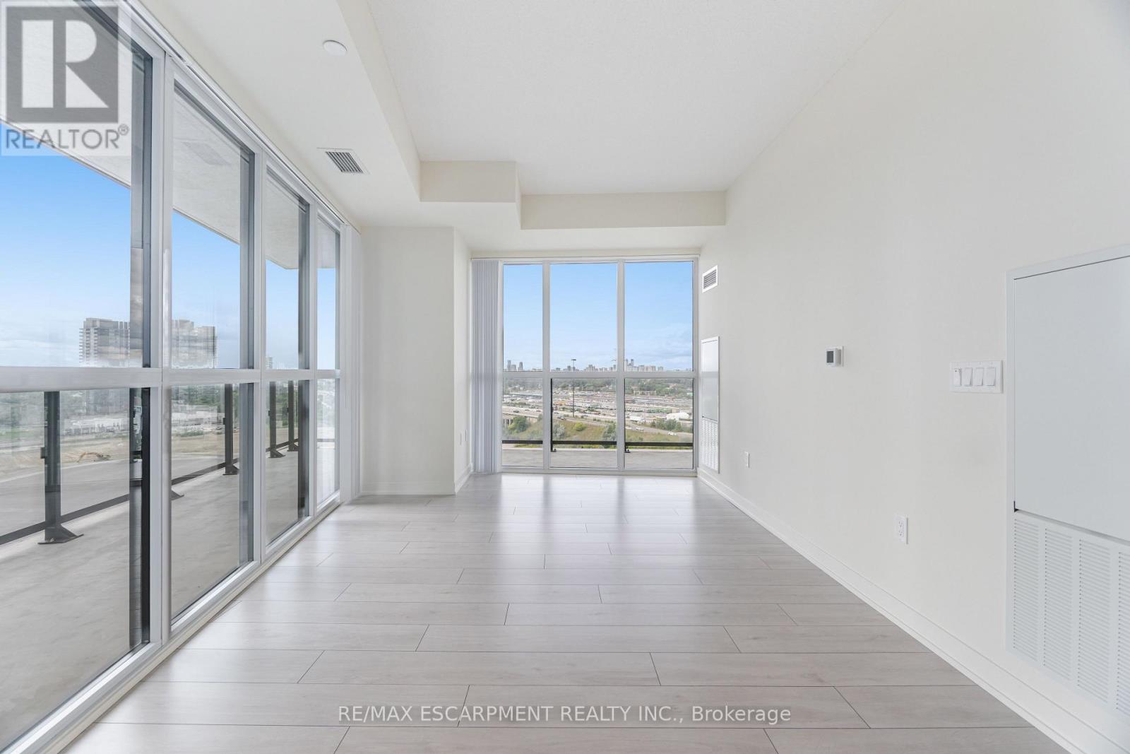 Photo 16 of 1708 38 Annie Craig Drive, Toronto ON
