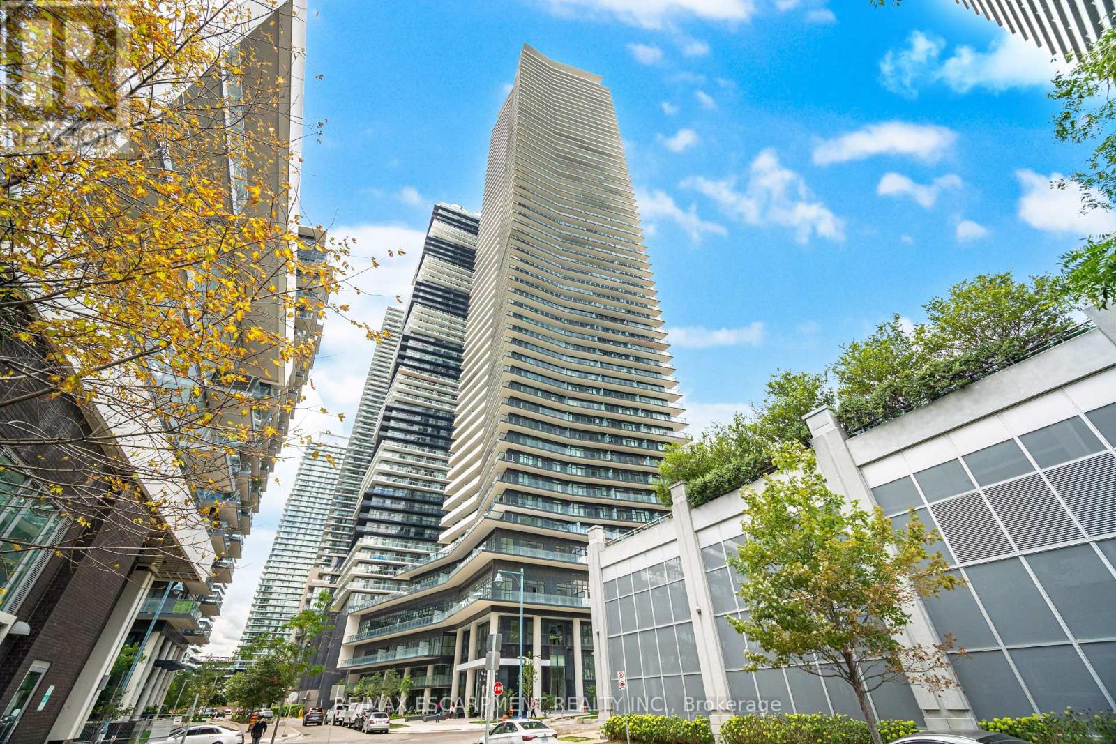 Photo 2 of 1708 38 Annie Craig Drive, Toronto ON