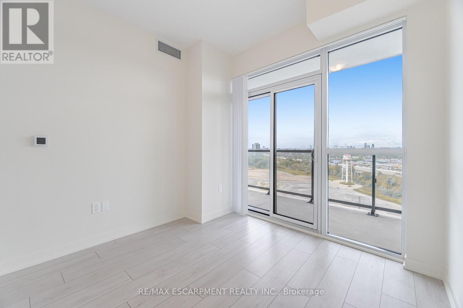 Photo 22 of 1708 38 Annie Craig Drive, Toronto ON