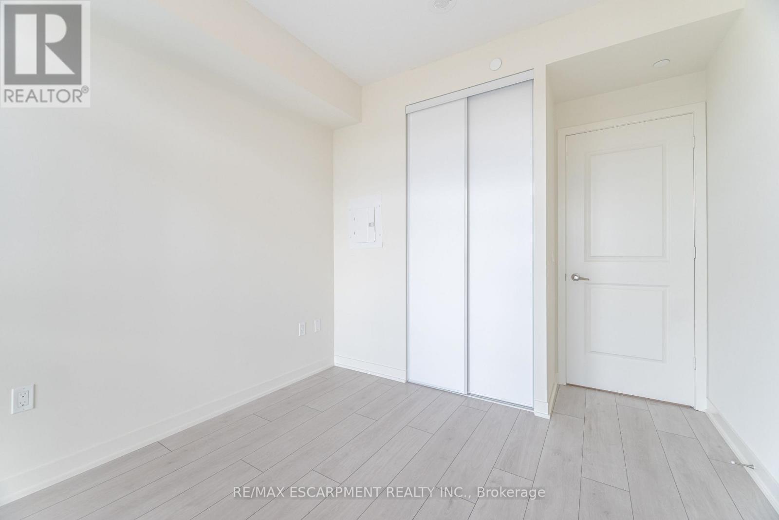 Photo 23 of 1708 38 Annie Craig Drive, Toronto ON