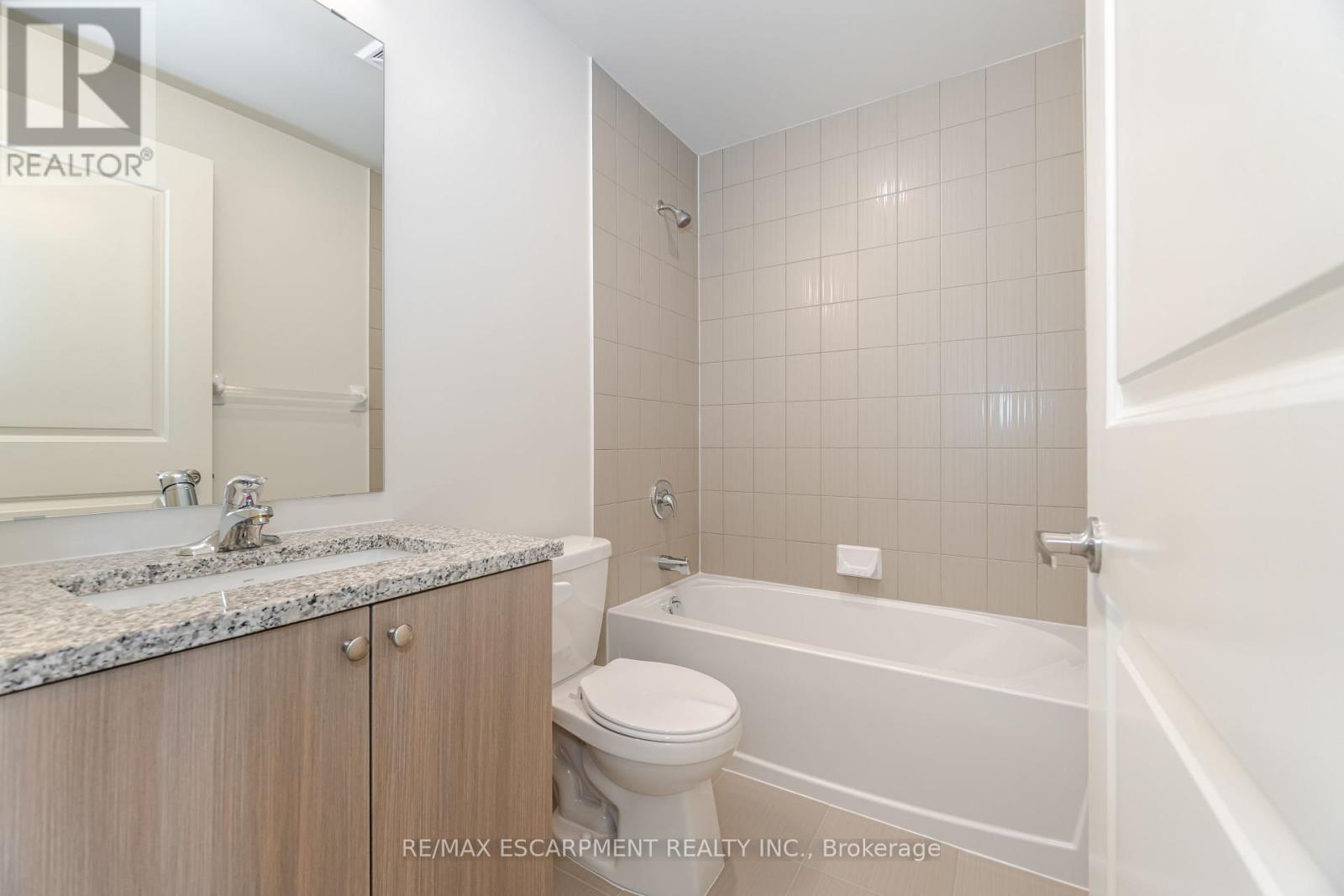 Photo 26 of 1708 38 Annie Craig Drive, Toronto ON