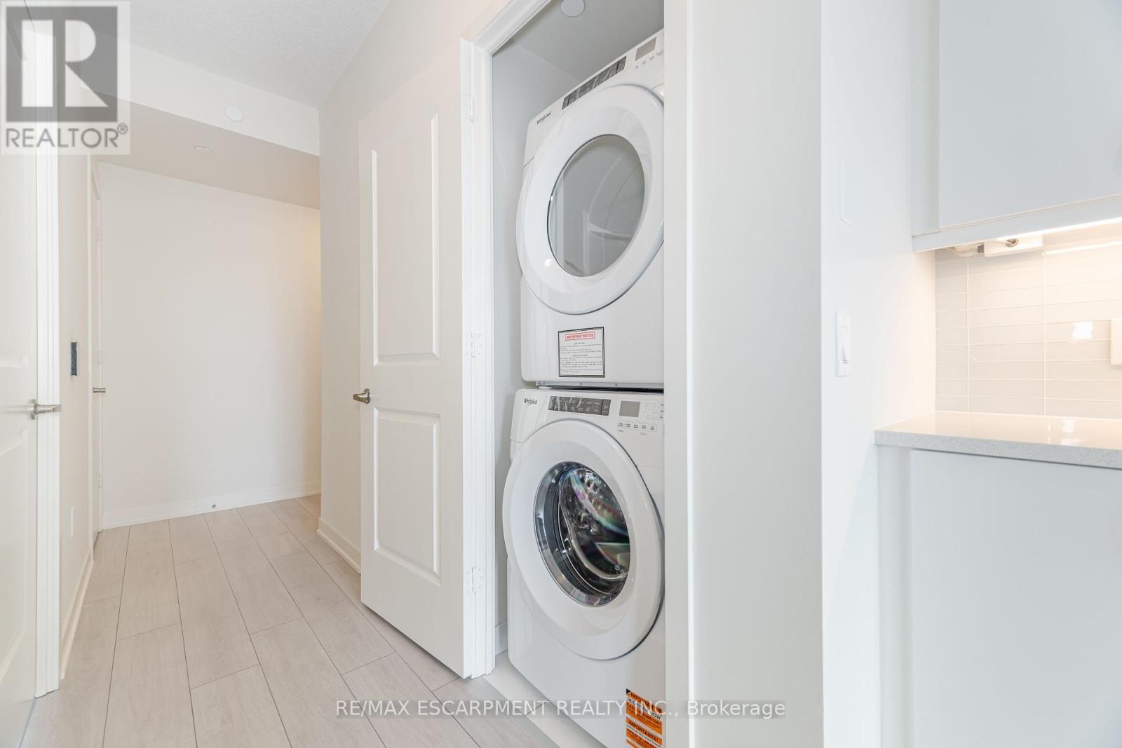 Photo 27 of 1708 38 Annie Craig Drive, Toronto ON