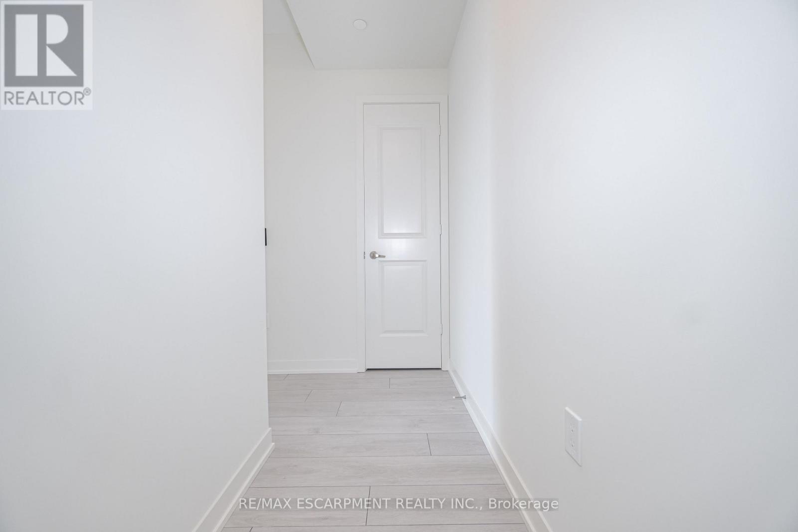 Photo 7 of 1708 38 Annie Craig Drive, Toronto ON