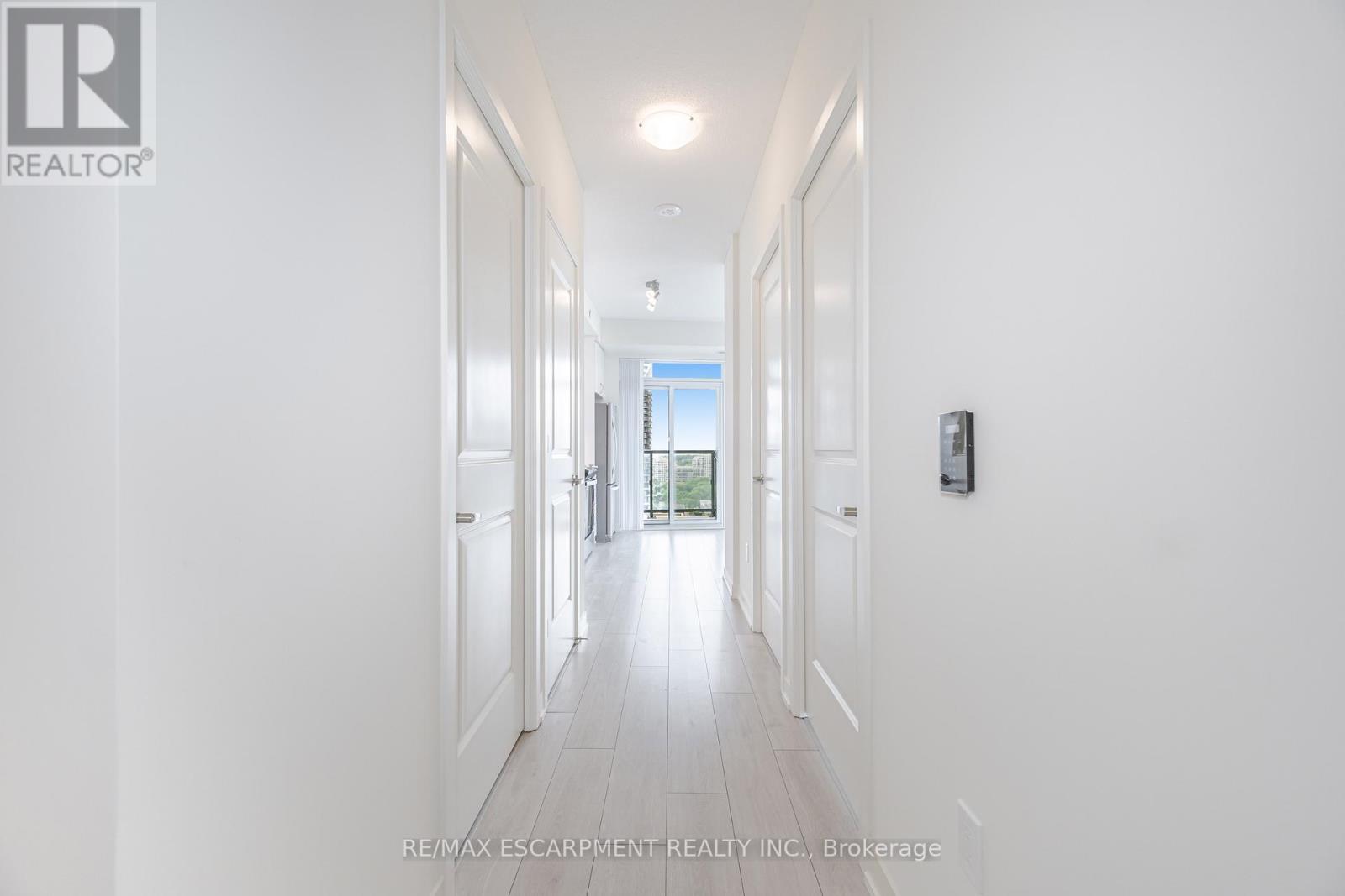 Photo 9 of 1708 38 Annie Craig Drive, Toronto ON