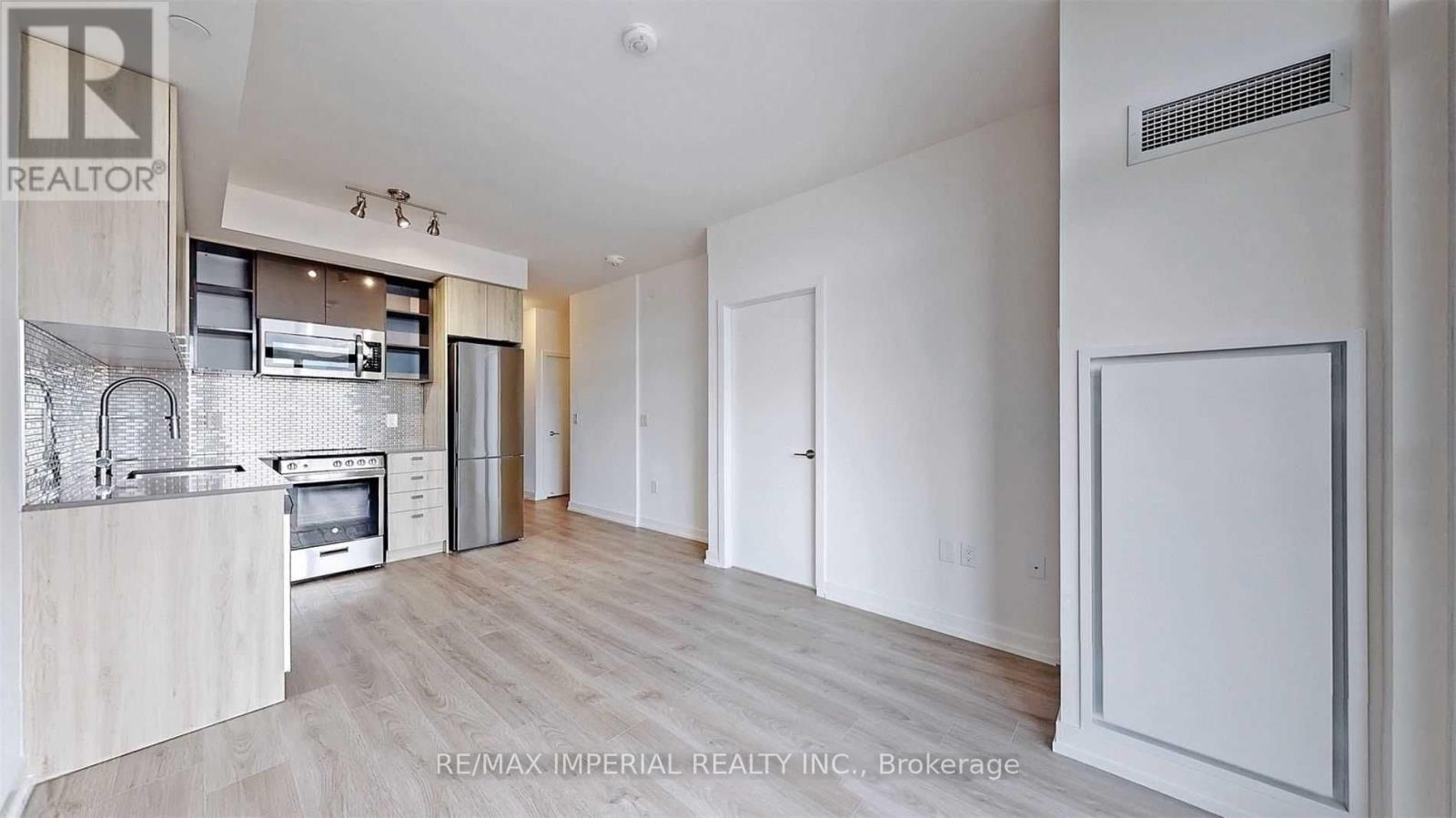 Photo 3 of 1102 10 De Boers Drive, Toronto ON