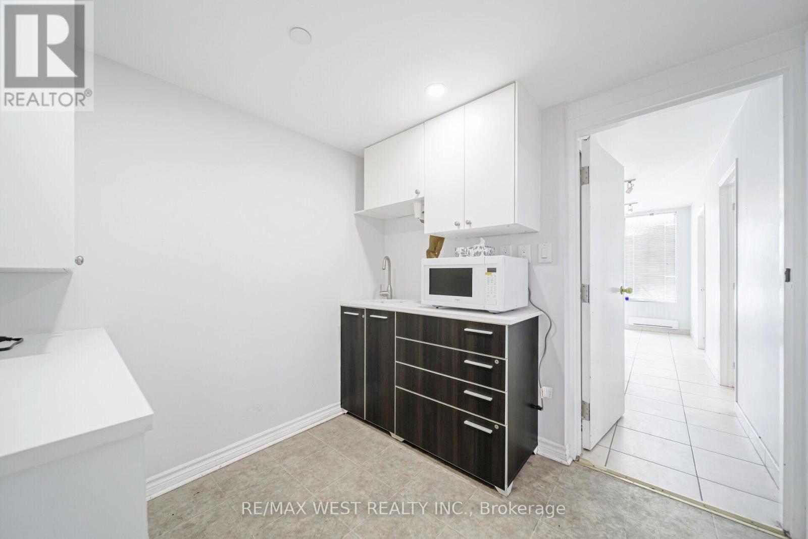 Photo 18 of 19 1662 Bonhill Road, Mississauga ON