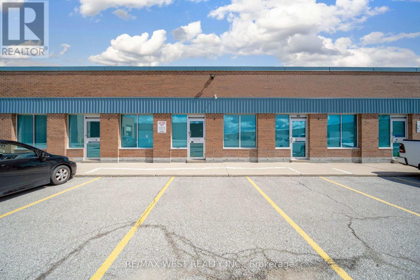 Photo 3 of 19 1662 Bonhill Road, Mississauga ON