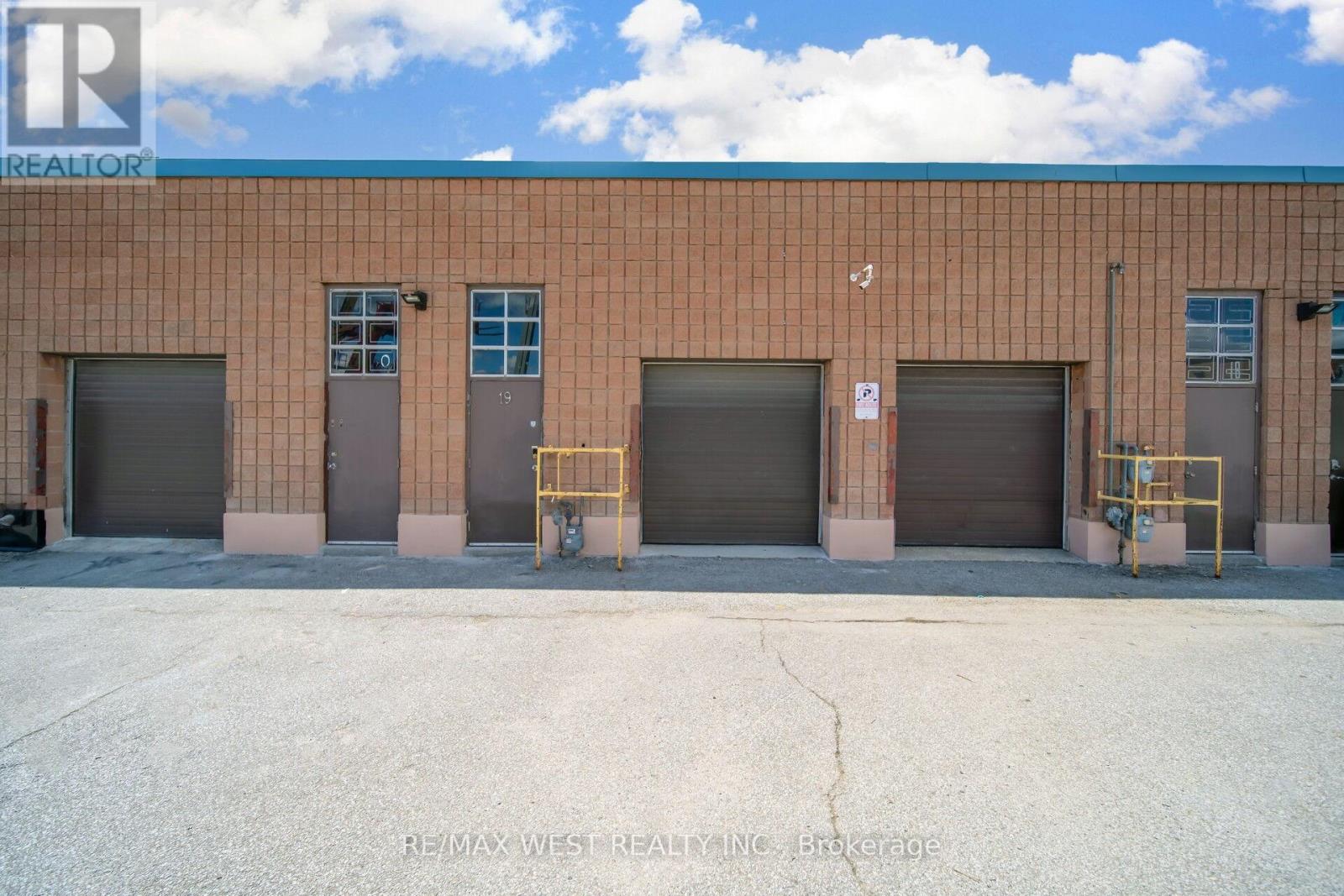 Photo 32 of 19 1662 Bonhill Road, Mississauga ON