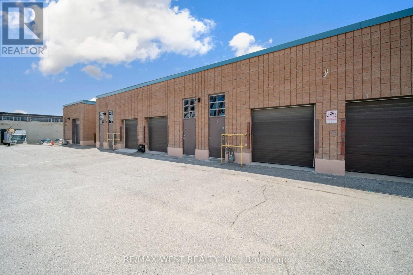 Photo 34 of 19 1662 Bonhill Road, Mississauga ON