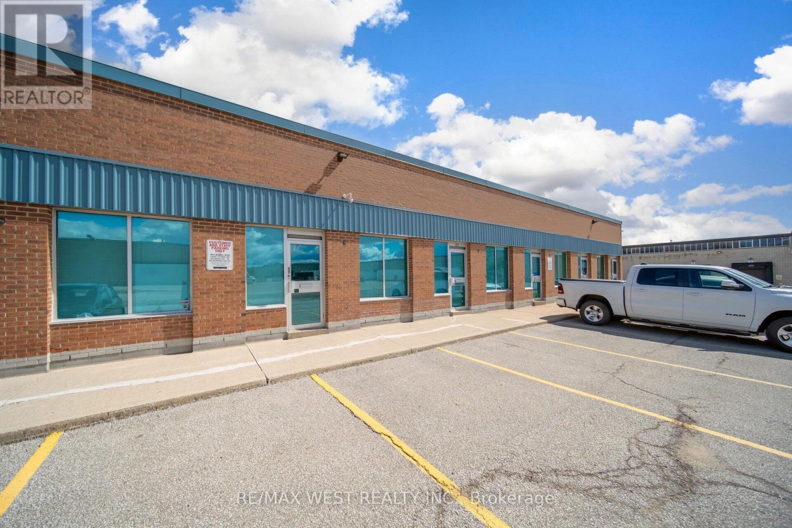 Photo 5 of 19 1662 Bonhill Road, Mississauga ON