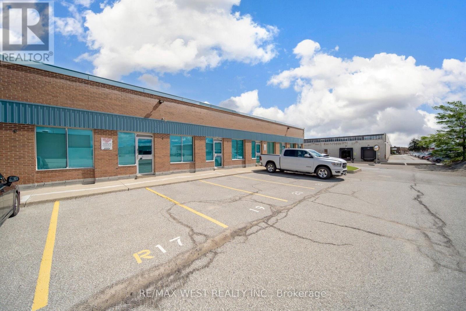 Photo 6 of 19 1662 Bonhill Road, Mississauga ON