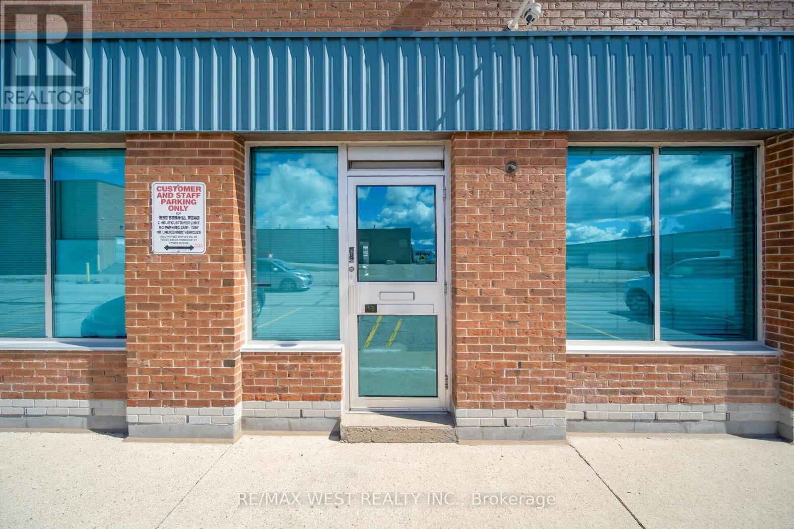 Photo 8 of 19 1662 Bonhill Road, Mississauga ON