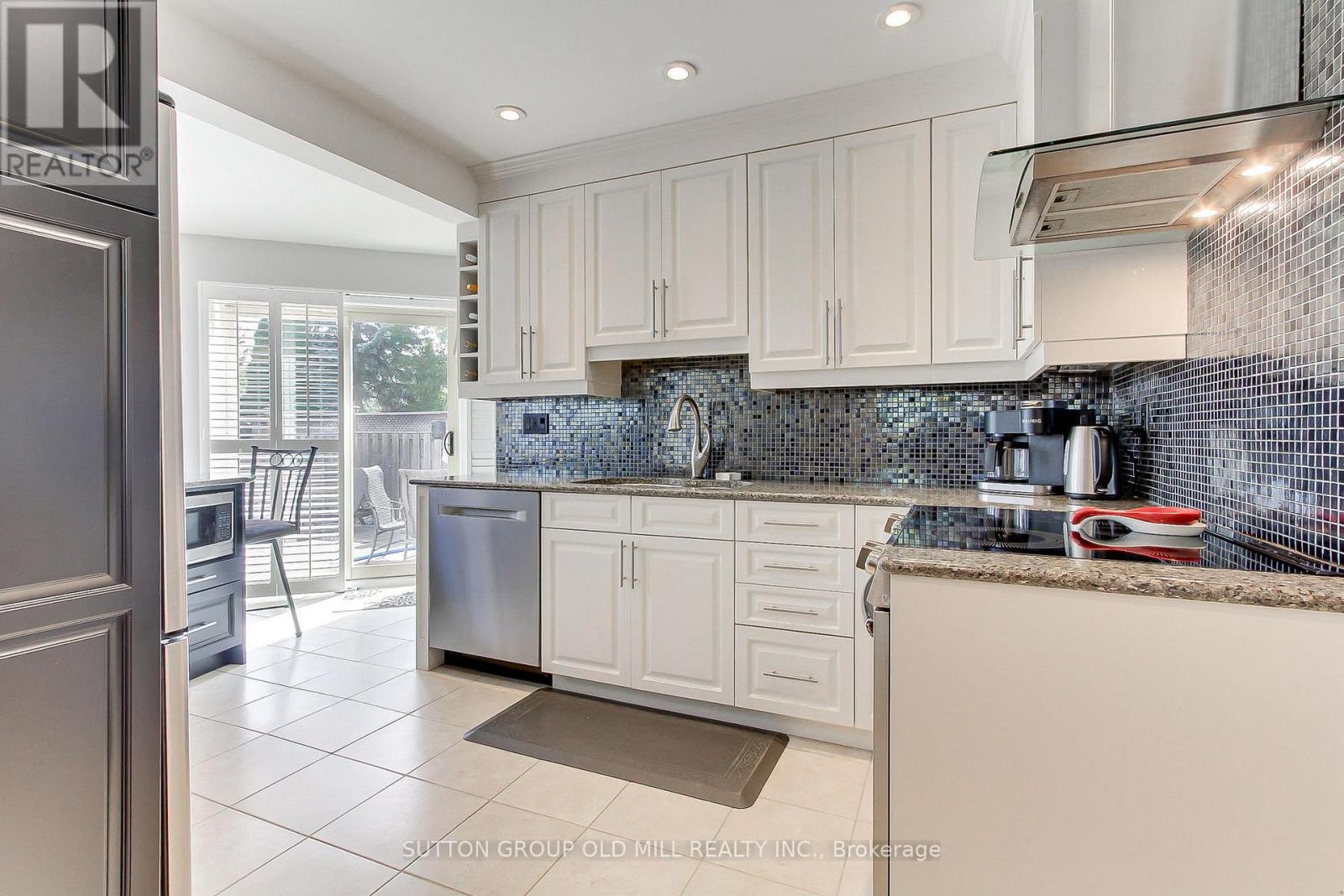 Photo 12 of 3126 Oakview Road, Mississauga ON