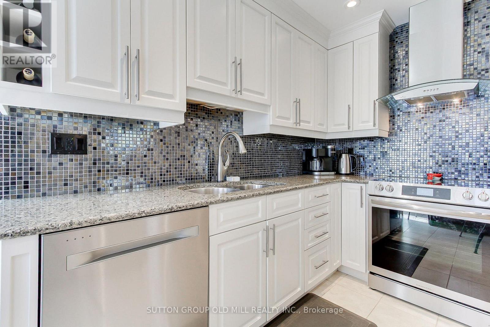 Photo 14 of 3126 Oakview Road, Mississauga ON