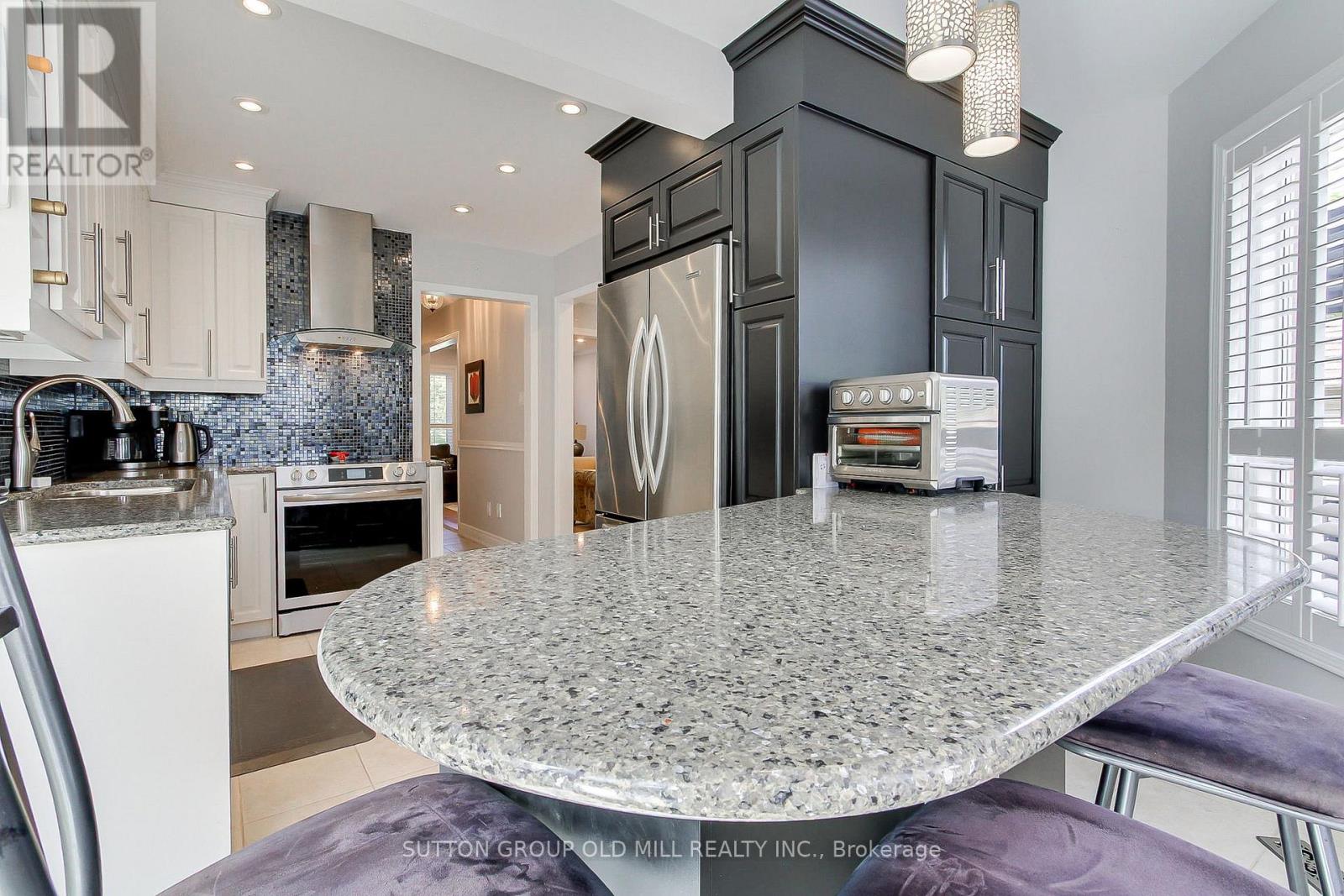 Photo 16 of 3126 Oakview Road, Mississauga ON
