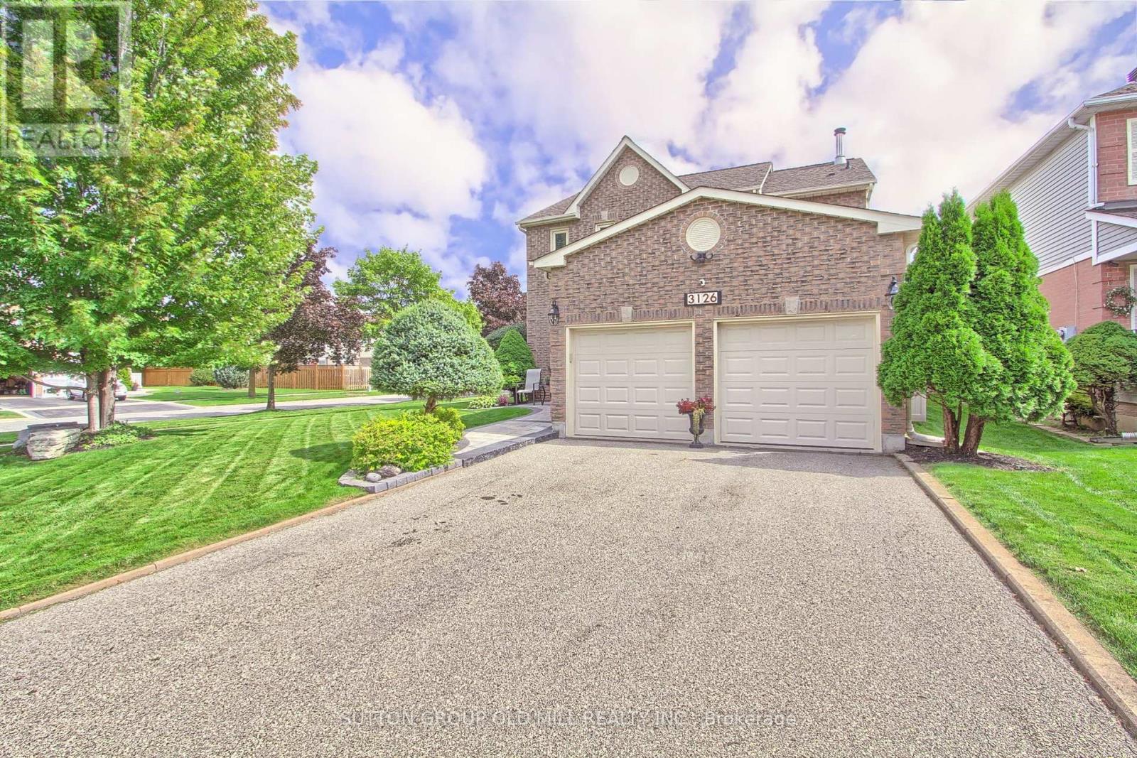 Photo 2 of 3126 Oakview Road, Mississauga ON
