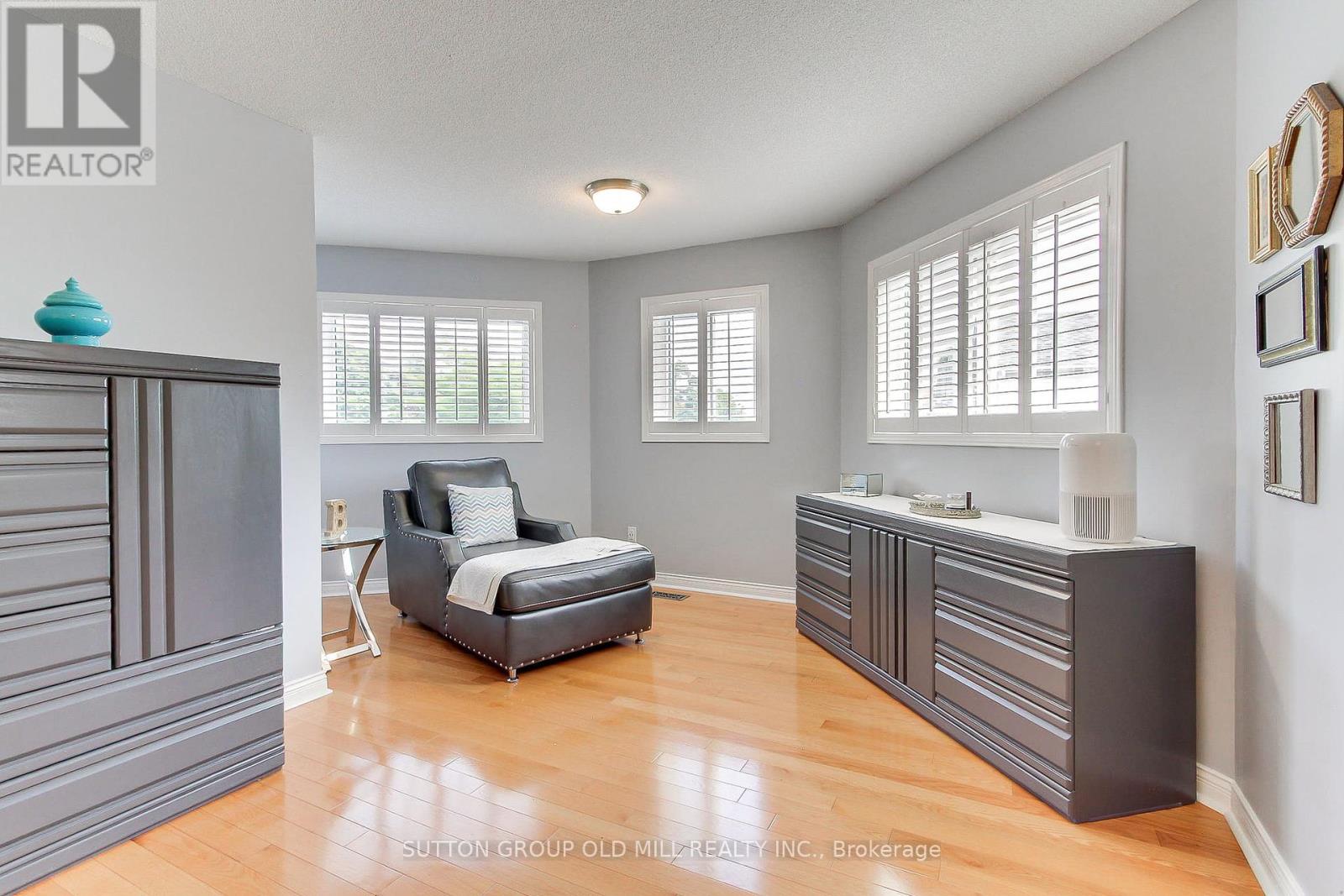 Photo 23 of 3126 Oakview Road, Mississauga ON