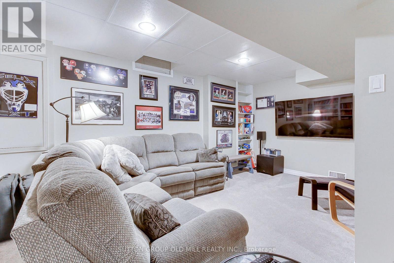 Photo 35 of 3126 Oakview Road, Mississauga ON