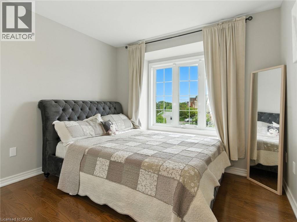 Photo 17 of 200 Giddings Crescent, Milton ON