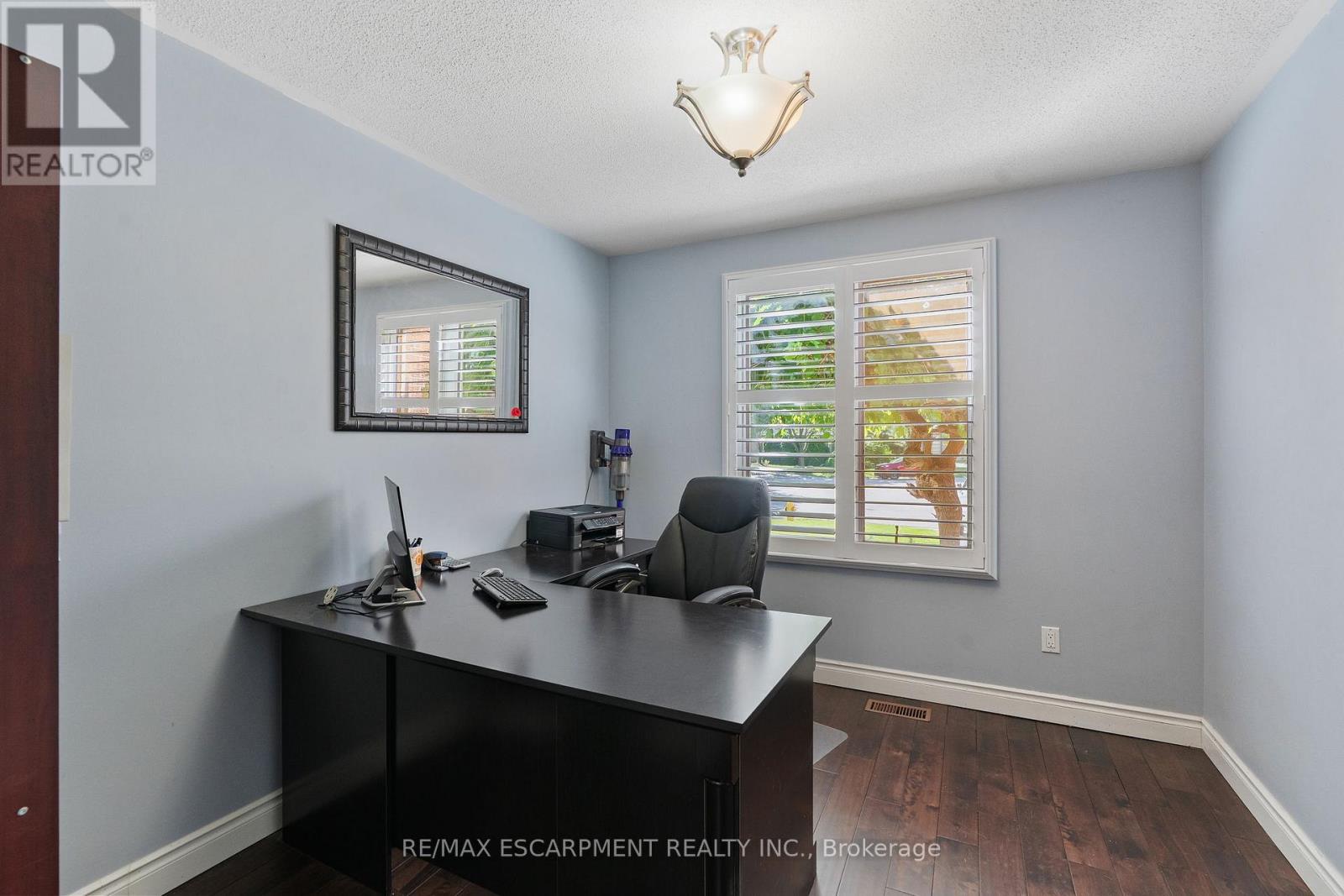 Photo 17 of 17 Kintyre Court, Haldimand ON