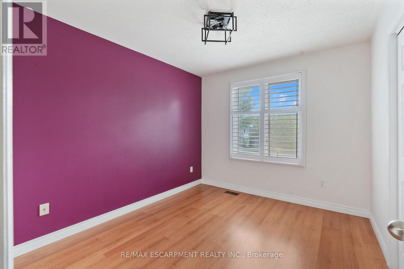 Photo 27 of 17 Kintyre Court, Haldimand ON